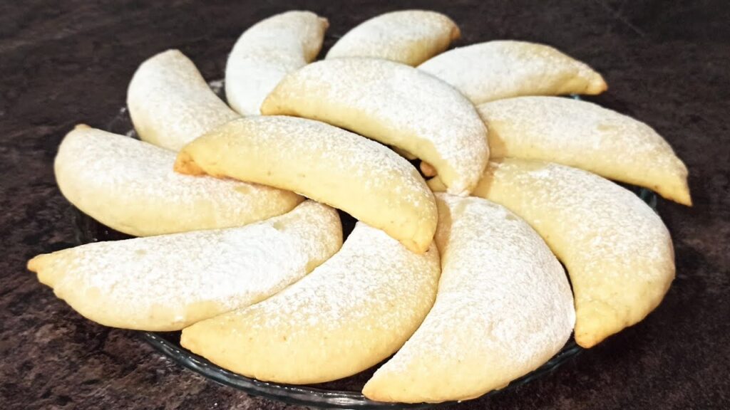 KƏSMİKLİ BANAN ŞİRNİYYATI. Banan şirniyyatının hazırlanması. Banan pirojnası resepti