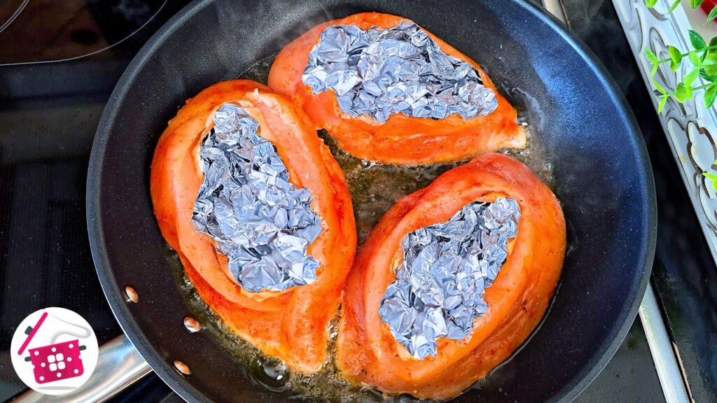 Положите в курицу кусок Фольги😋👍 Я готовлю курицу так каждые выходные! Быстрый и вкусный рецепт