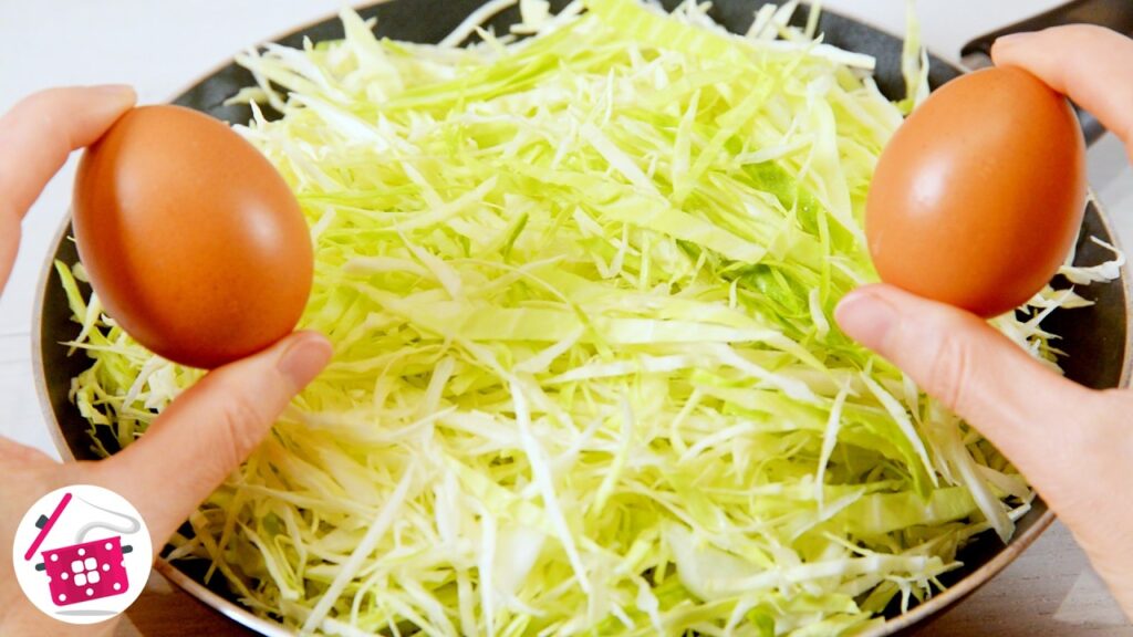 Просто смешайте КАПУСТУ и 3 яйца! Этот рецепт сведет вас с ума! 👍😋 Семейный рецепт