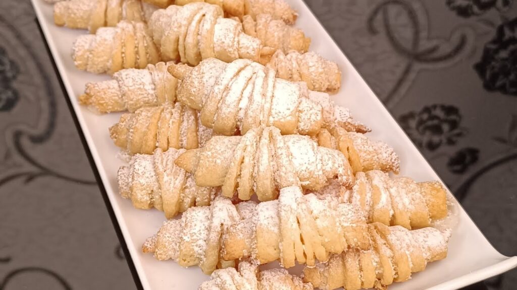 Şəkərli Kəsmikli ROQALİK resepti. Kəsmikli asan peçenye resepti #peçenye #рогаликирецепт #recipe Şəkərli Kəsmikli ROQALİK resepti. Kəsmikli asan peçenye resepti #peçenye #рогаликирецепт #recipe